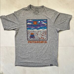 Patagonia capilene cool dry shirt sleeve t-shirt. EUC men’s XS